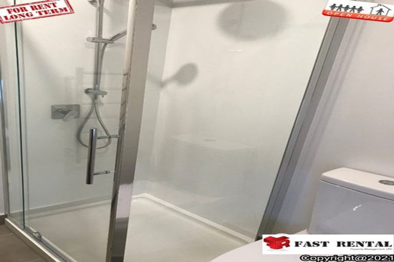 Photo of property in 1/8 Waverley Avenue, Glenfield, Auckland, 0629