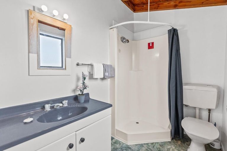 Photo of property in 1/86 Waimumu Road, Massey, Auckland, 0614