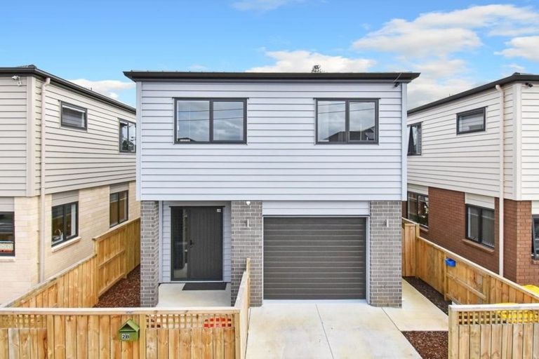 Photo of property in 2e Oxford Road, Manurewa, Auckland, 2102