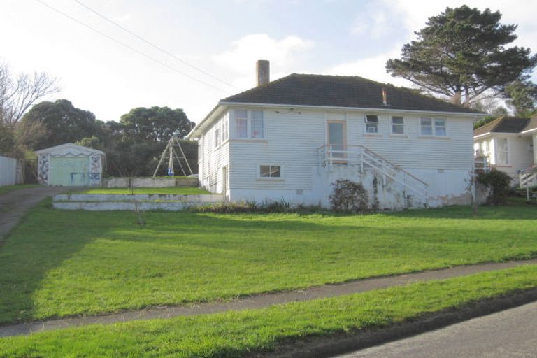 Photo of property in 62 Chaffey Crescent, Titahi Bay, Porirua, 5022