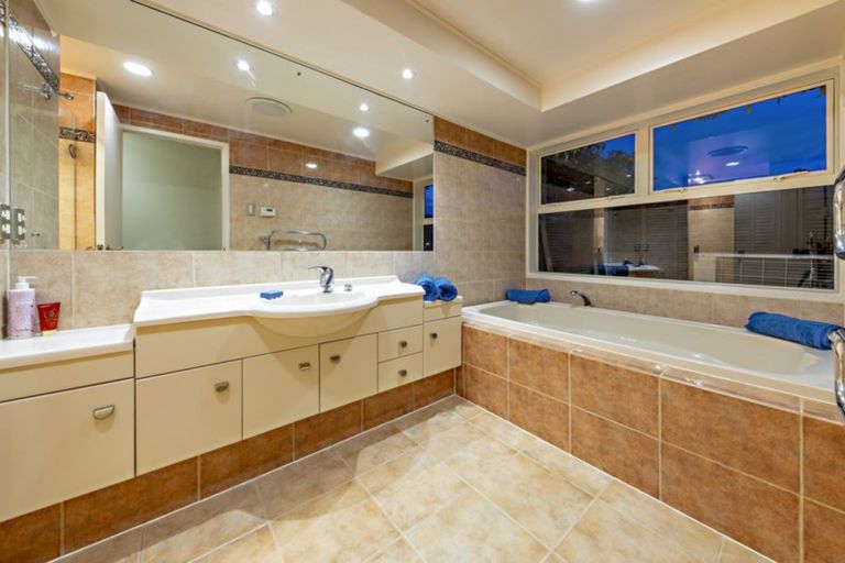 Photo of property in 65 Harry Dreadon Road, Opaheke, Papakura, 2584