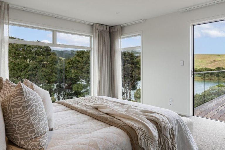 Photo of property in 98 Omahina Street, Raglan, 3225