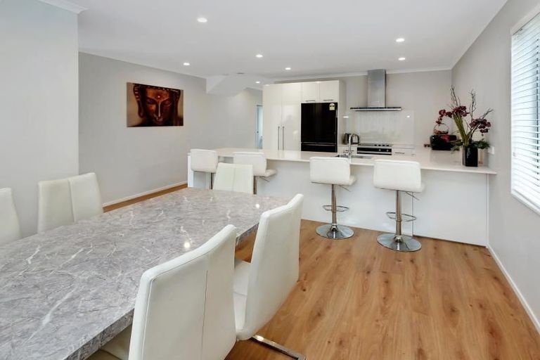 Photo of property in 6 Samuel Cassidy Avenue, Swanson, Auckland, 0614