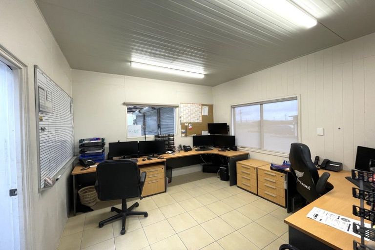 Photo of property in 2 Dunlop Road, Westgate, Auckland, 0814