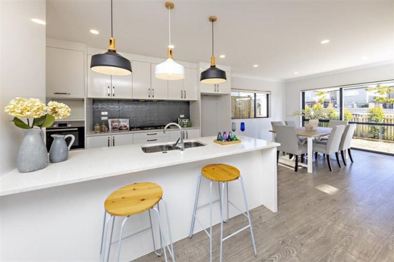 Photo of property in 243 Murphys Road, Flat Bush, Auckland, 2019