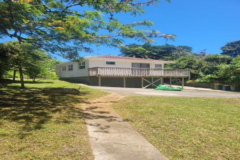 Photo of property in 14 Kirby Street, Glendene, Auckland, 0602