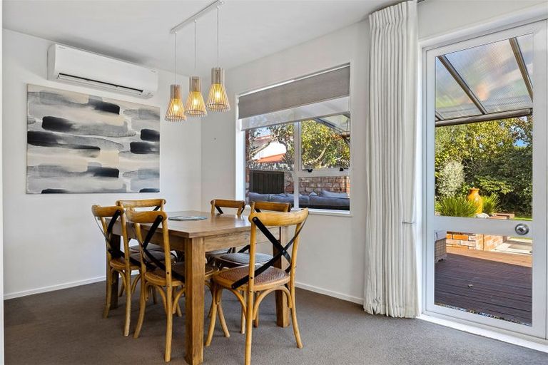 Photo of property in 51 Bryndwr Road, Bryndwr, Christchurch, 8052