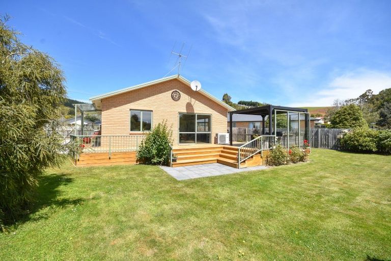 Photo of property in 8 Sandown Street, Waihola, Milton, 9073