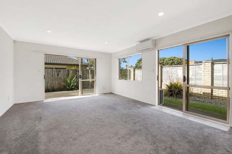 Photo of property in 53 Bay Street, Red Beach, 0932