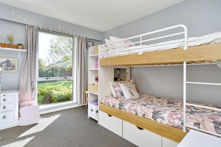 Photo of property in 9 Coates Place, Rangiora, 7400