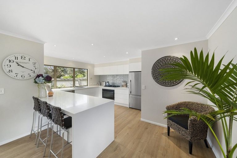 Photo of property in 218 Mazengarb Road, Paraparaumu, 5032