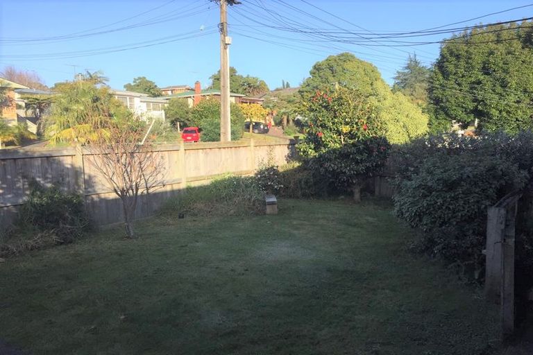 Photo of property in 2/42 Sheridan Drive, New Lynn, Auckland, 0600