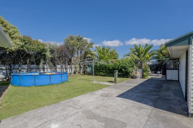 Photo of property in 18 Shamrock Street, Levin, 5510