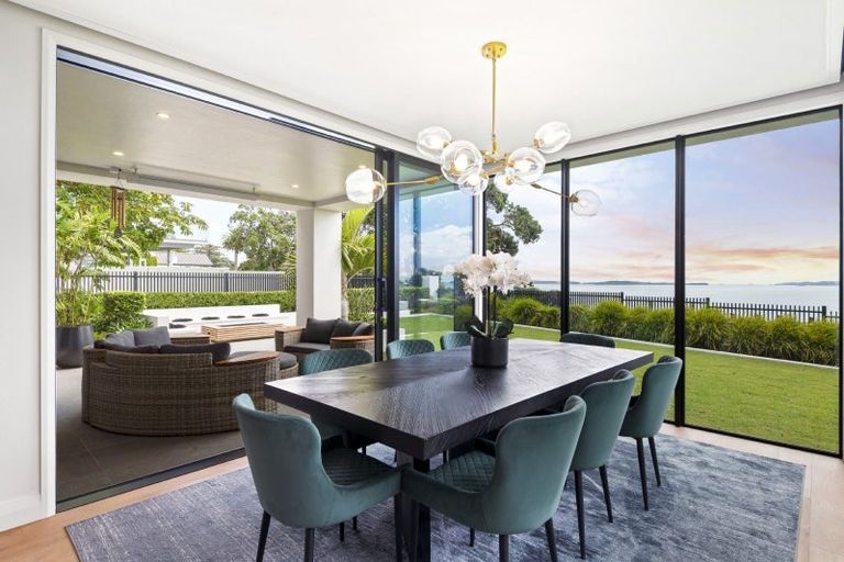 Photo of property in 90 Marine Parade, Mellons Bay, Auckland, 2014