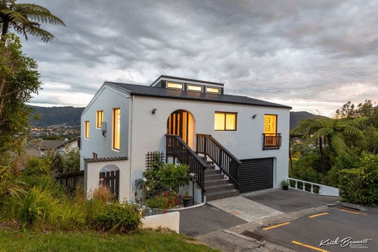 Photo of property in 6 Corrondella Grove, Belmont, Lower Hutt, 5010
