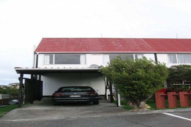 Photo of property in 27 Hollydale Grove, Churton Park, Wellington, 6037