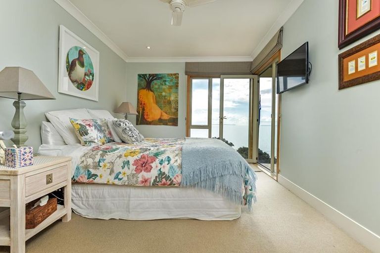 Photo of property in 24 Whitby Crescent, Mairangi Bay, Auckland, 0630