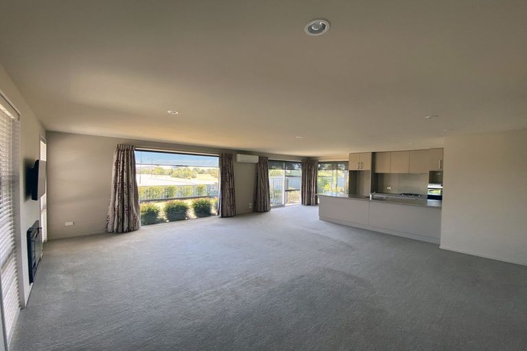 Photo of property in 94 Mcmahon Drive, Aidanfield, Christchurch, 8025