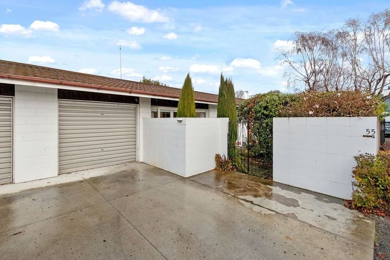 Photo of property in 2/55 Garreg Road, Bryndwr, Christchurch, 8052