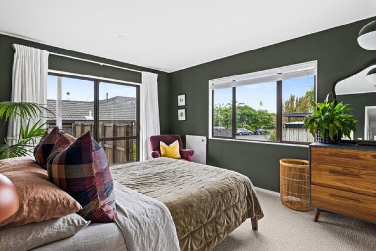 Photo of property in 12 Chestnut Court, Havelock North, 4130