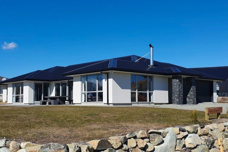 Photo of property in 19 Mistake Drive, Lake Tekapo, 7999