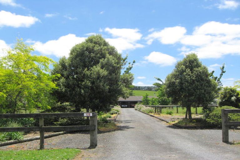 Photo of property in 128 Ingram Road, Bombay, Drury, 2579