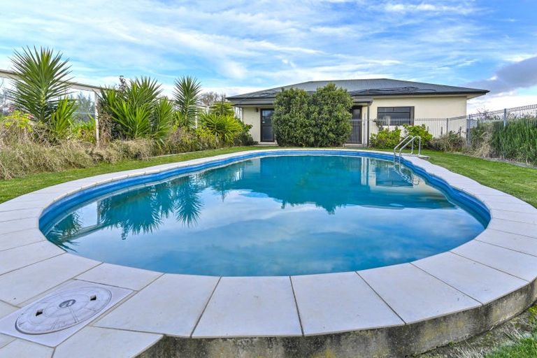 Photo of property in 39 Main Rd Clive, Clive, 4102