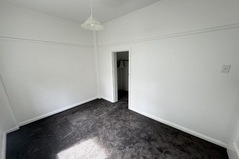 Photo of property in San Antonio Flats, 2/12 Kilbirnie Crescent, Kilbirnie, Wellington, 6022