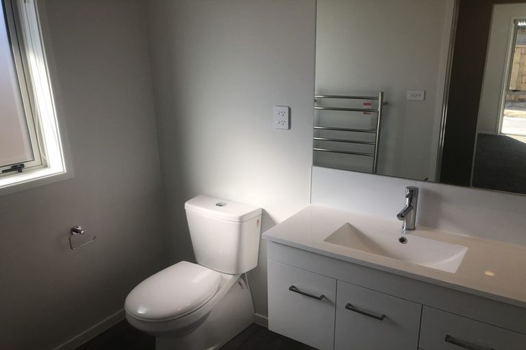 Photo of property in 221 Te Okuroa Drive, Papamoa, 3118