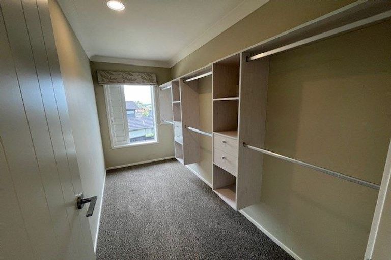 Photo of property in 9 Swindon Close, Mellons Bay, Auckland, 2014