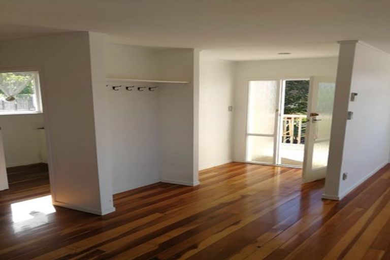 Photo of property in 40 Taurus Crescent, Beach Haven, Auckland, 0626