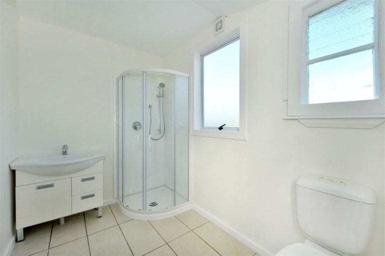 Photo of property in 12 Manning Place, Woolston, Christchurch, 8023