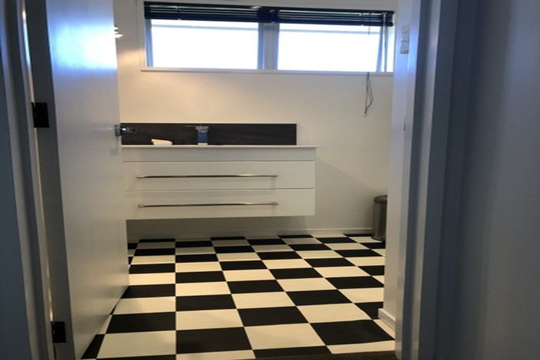 Photo of property in 3 Mckibbin Place, Arrowtown, 9302