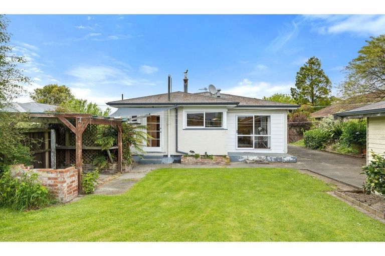 Photo of property in 11 Moreland Avenue, Papanui, Christchurch, 8053