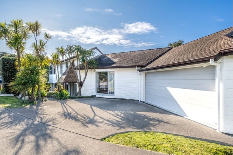 Photo of property in 7 Fenton Terrace, Cockle Bay, Auckland, 2014