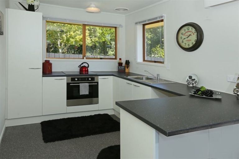 Photo of property in 2/201 Henderson Valley Road, Henderson, Auckland, 0612