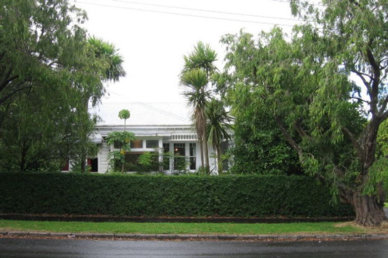 Photo of property in 3 Pencarrow Avenue, Mount Eden, Auckland, 1024