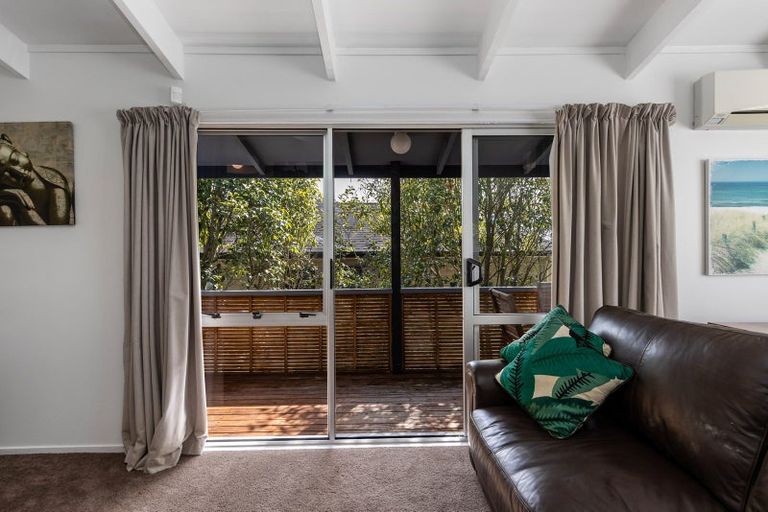 Photo of property in 4/191 Titirangi Road, Titirangi, Auckland, 0604