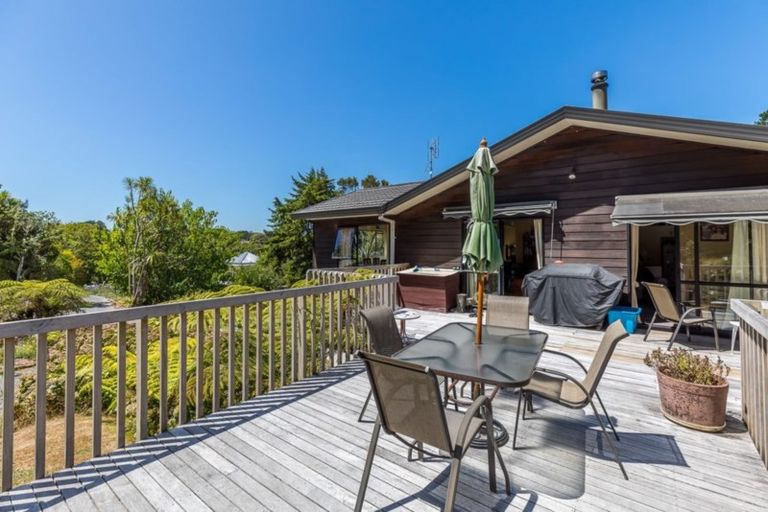 Photo of property in 2a Parklands Avenue, Swanson, Auckland, 0612