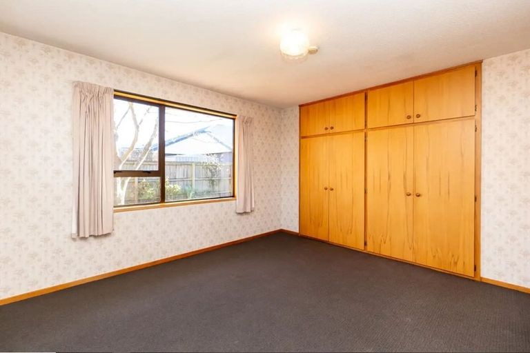 Photo of property in 1/24 Sawtell Place, Northcote, Christchurch, 8052