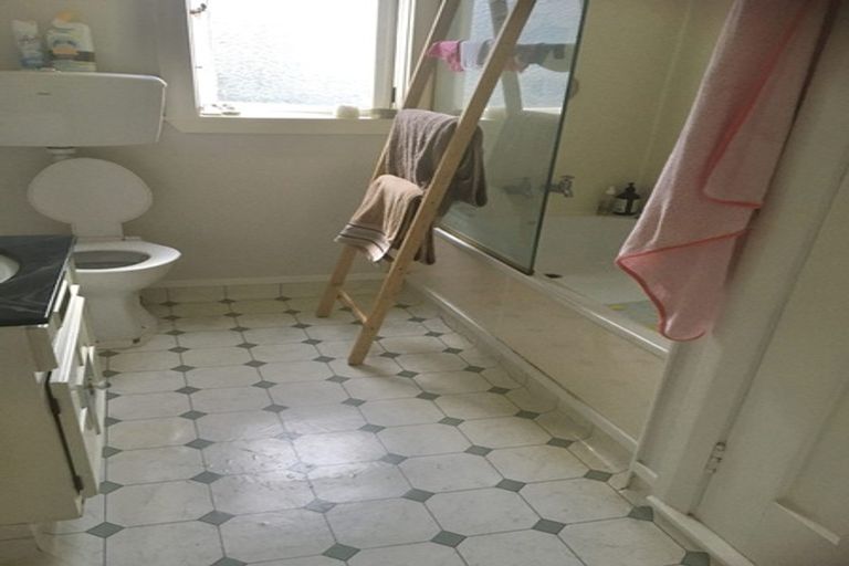 Photo of property in 21 Crawford Road, Kilbirnie, Wellington, 6022