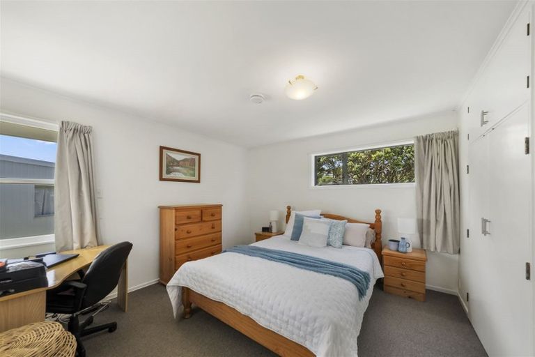 Photo of property in 1 Forth Place, Papakowhai, Porirua, 5024