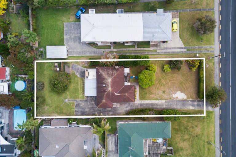 Photo of property in 16 Knights Road, Rothesay Bay, Auckland, 0630