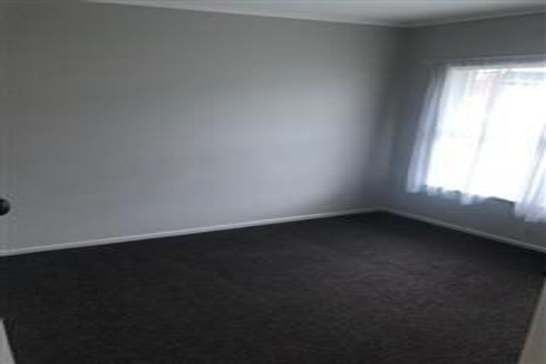 Photo of property in 2/18a Fenwick Avenue, Milford, Auckland, 0620