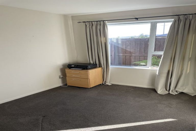 Photo of property in 16a Dunsford Close, Halswell, Christchurch, 8025