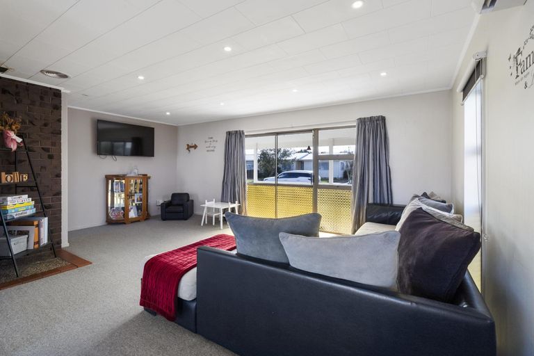 Photo of property in 23 Ferndale Place, Feilding, 4702