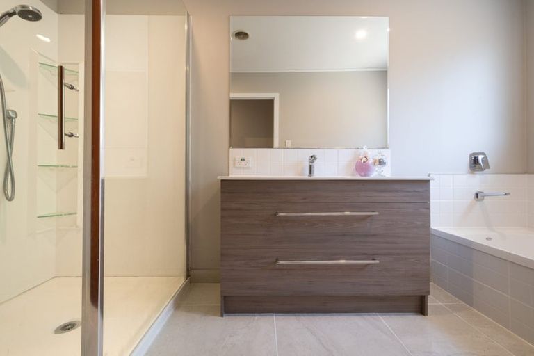 Photo of property in 1/17 Sturm Avenue, Massey, Auckland, 0614