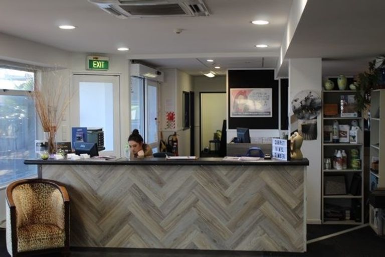 Photo of property in 240 Devon Street West, New Plymouth, 4310