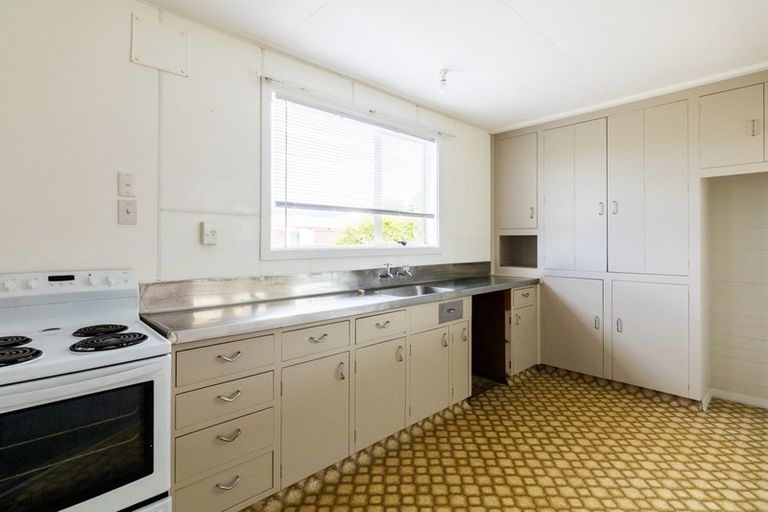 Photo of property in 16 Herbert Street, Waimate, 7924