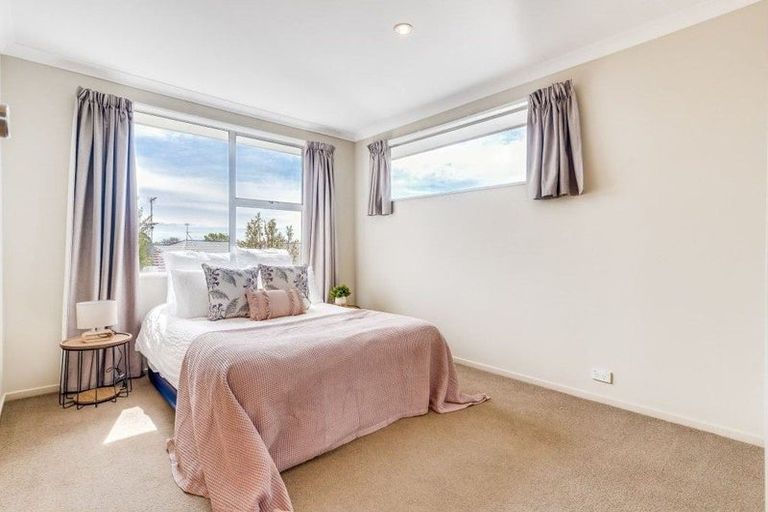 Photo of property in 48 Kent Lodge Avenue, Avonhead, Christchurch, 8042